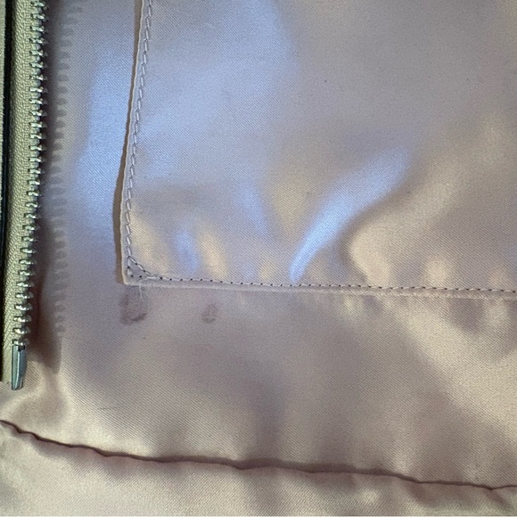 Coach East West Gallery Pearl/Tan Smooth Shiny Leather Shoulder Tote Bag - Picture 9 of 16